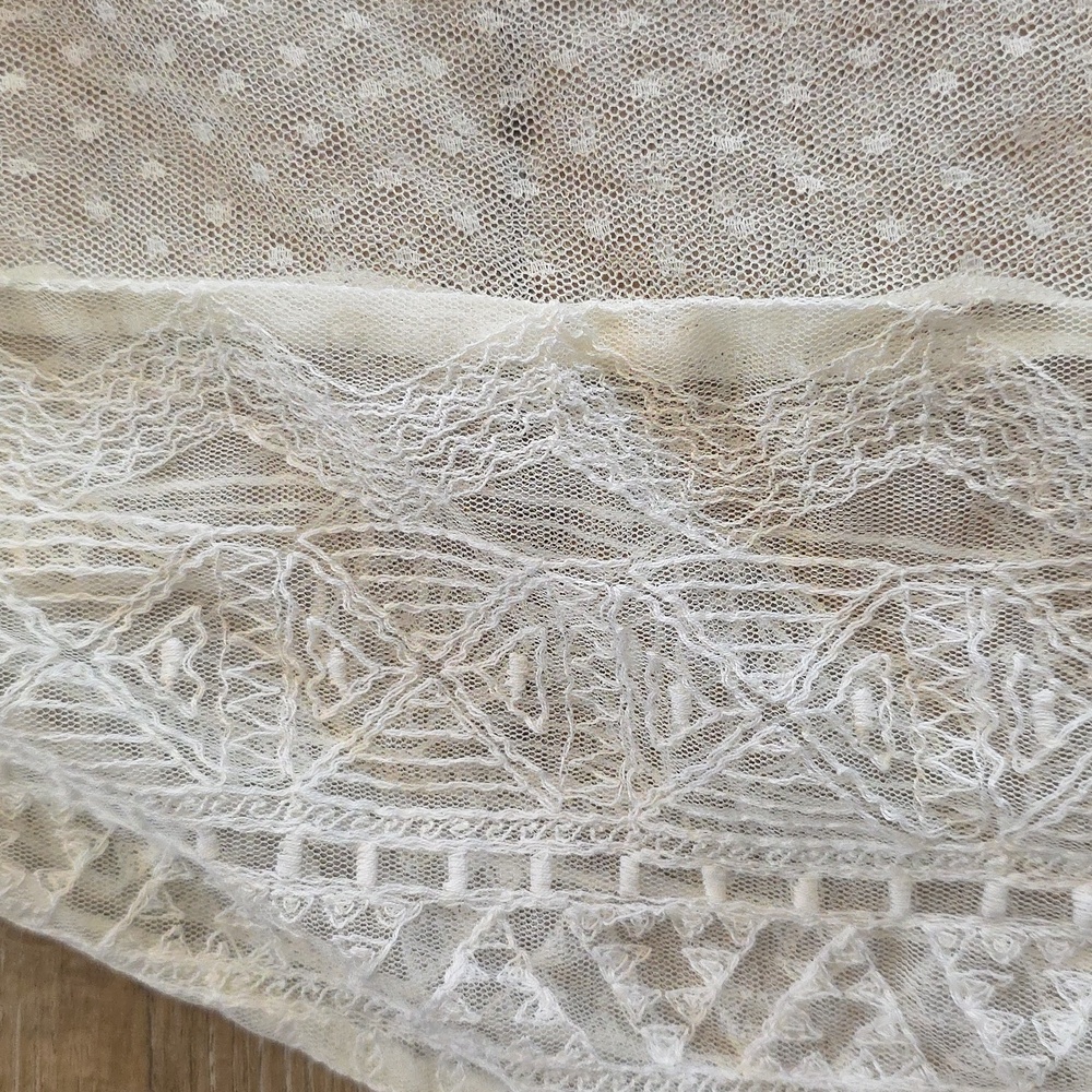 American Eagle Outfitters Sheer Lace Blouse - White Size Medium - Picture 7 of 7
